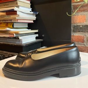 LIKE NEW Tod’s Leather Loafers Size 37